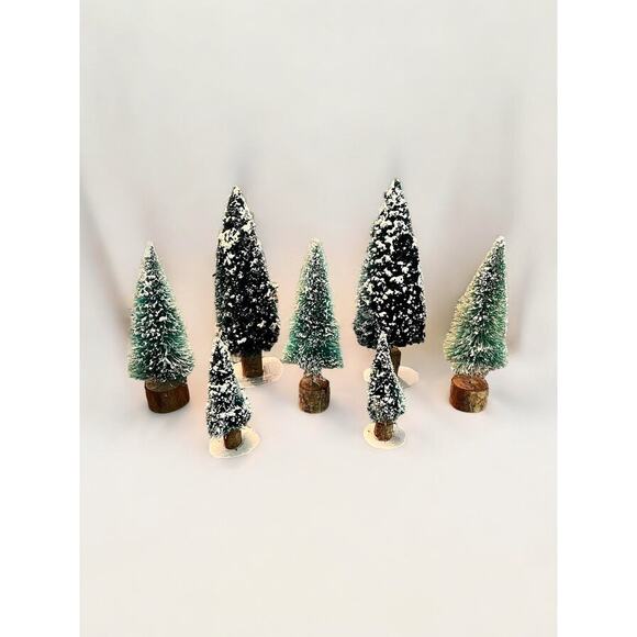 Christmas Village Snow Covered Trees-Miniature-7 Pc-Vintage Bottle Brush-Flocked - Picture 1 of 4